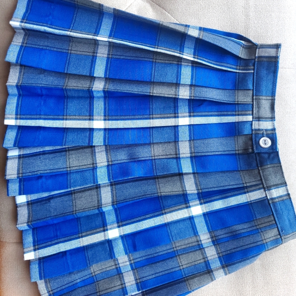 Schoolbelles plaid skirt size 5